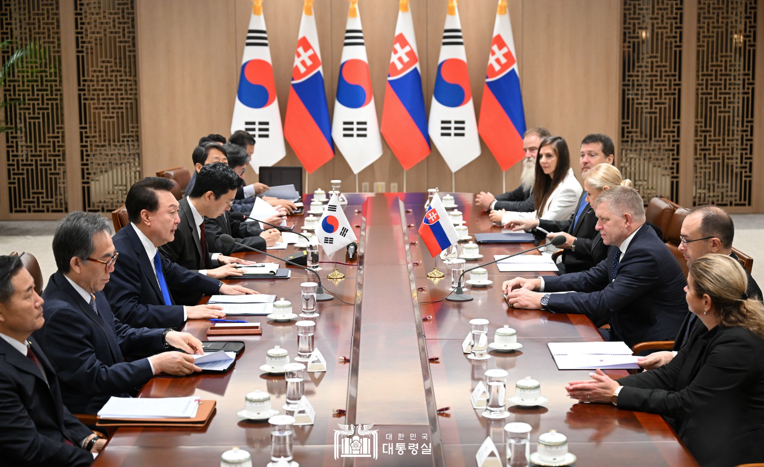 윤석열 대통령, 슬로바키아 총리 공식 방한 계기 정상회담 개최